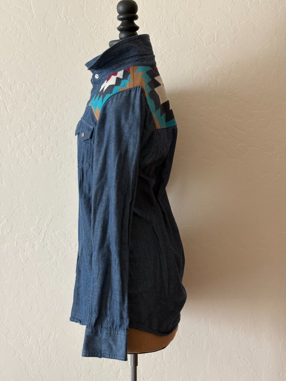 Ariat REAL Button Up Western Shirt. Size S. Denim. - Picture 2 of 11